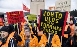 Posta ve Lojistik İşçileri Sendikası Üyeleri Posti Genel Merkezi Önünde Protesto Düzenli