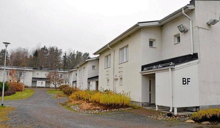 Finlandiya, mülteci kabul merkezlerinin kapasitesini düşürüyor