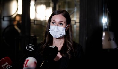 Başbakan Marin yeni tip koronavirüs vaka sayısından endişe duyuyor