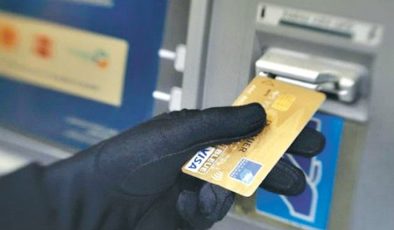 Fin Turistin Kredi Kartından 3500 TL Çeken 2 Şüpheli Yakalandı