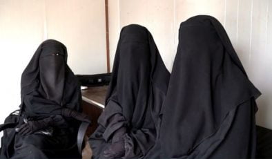 Başbakan Rinne, Al-Khol Kampındaki Finlilerin Akrabalarıyla Görüştü