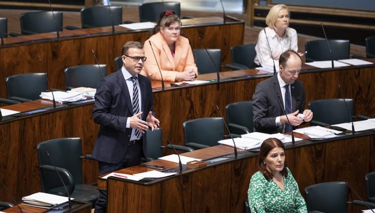 Ülke gerçek gündemine dönüyor, Sanna Marin oy kaybediyor