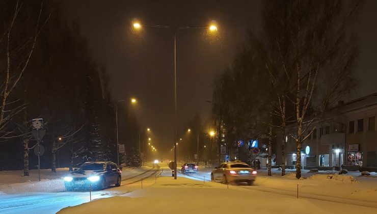 Kar yağışı Başkent trafiğini felç etti, trafik kazaları meydana geldi