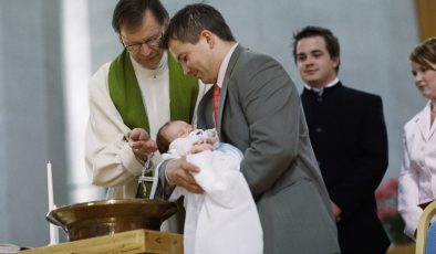 Finliler Çocuklarını Daha Az Vaftiz Ettiriyorlar