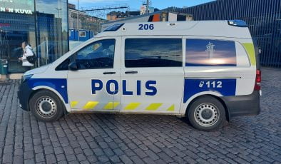 Polis, kaza yapan aracın sürücüsünü çamurların içinde baygın halde buldu