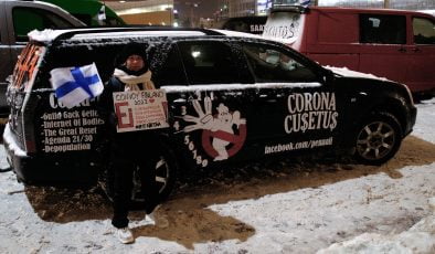 Konvoy Finlandiya protestoları Helsinki merkez trafiğini felç ediyor