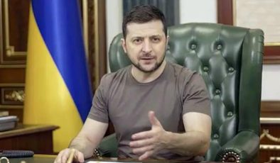 Fin Parlamenterler Zelensky’nin konuşmasını ayakta alkışladı
