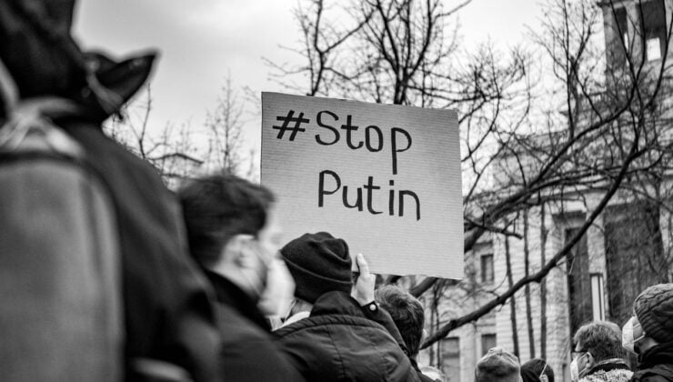 Korkulan oldu, Ruslar Ukraynalılarla aynı kampa yerleşitirildi