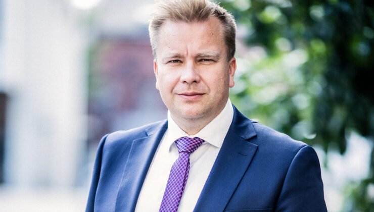Savunma Bakanı Antti Kaikkonen doğum iznine ayrılıyor