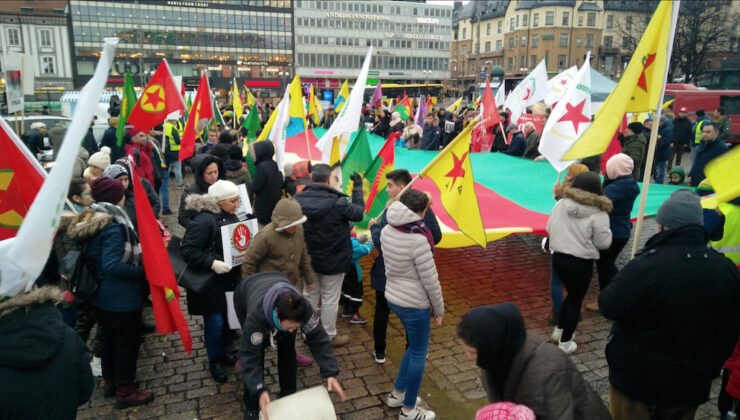 Helsinki Polisi PKK bayraklarını yasakladı