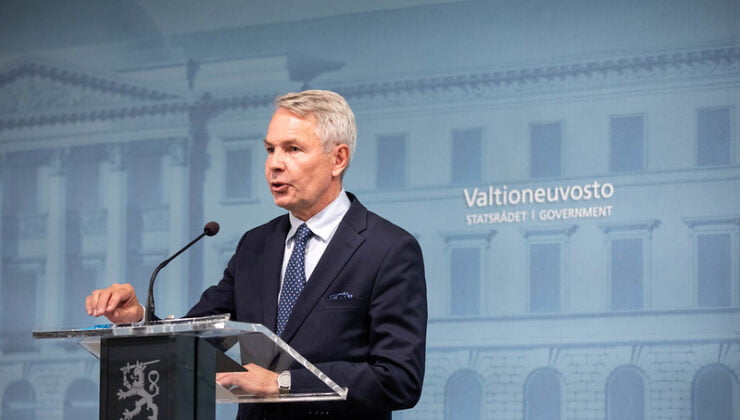 NATO’ya girmemizin Türkiye’nin F 16 anlaşmasına bağlı olduğunu düşünüyorum