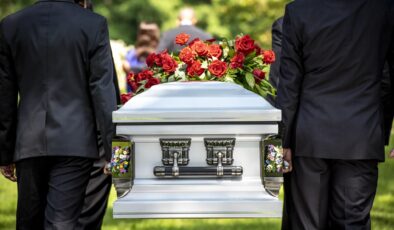 Finler cesetleri kompostlamayı ve suda yakmayı tartışıyor