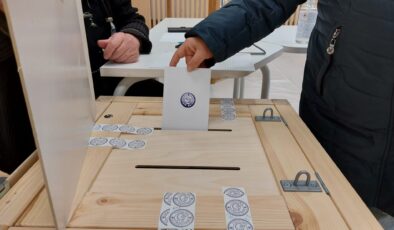 Genel seçimlerde mektup yoluyla oy kullanılacak