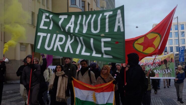 T.C. Helsinki Büyükelçiliği önünde Erdoğan’ın kuklasını yakmak istediler