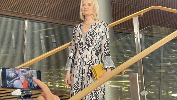 Hükümetin ırkçı ortağının politikası: Sosyal yardımları kes, göçmenleri suçla