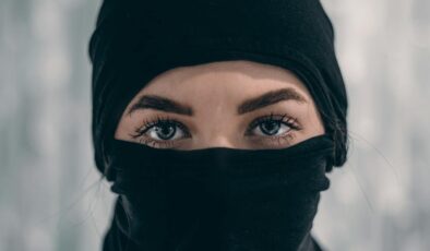 Vantaa’da okullarda yüzü kapatan peçe ve maskeler yasaklandı