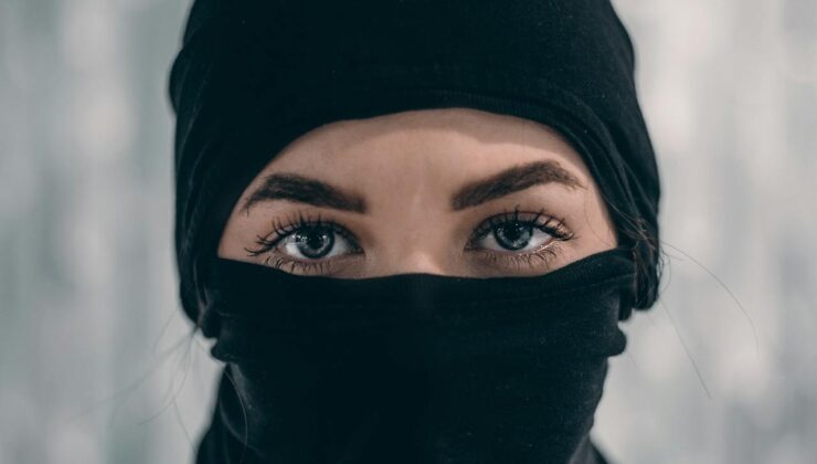 Vantaa’da okullarda yüzü kapatan peçe ve maskeler yasaklandı