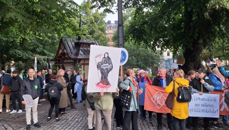 SON DAKİKA! Helsinki’de Orpo hükümetini binlerce kişi protesto ediyor