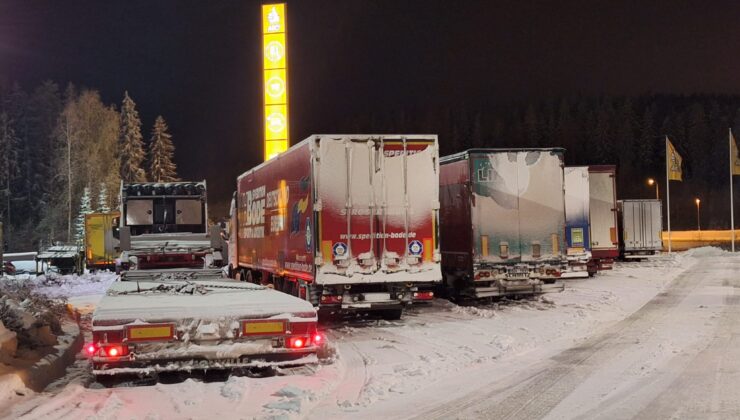 Hannes fırtınası Finlandiya’yı vurdu, Rovaniemi’de hava trafiği felç