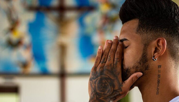 Ateizm: Batı’da inançsızlık, Doğu’da dine tepki mi?