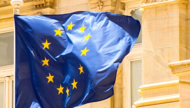 AB Parlamentosu ilticası reddedilen sığınmacıların üçüncü ülkelere gönderilmesini onayladı