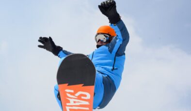 İş yeri çatısında izinsiz snowboard yapan gençler hakkında soruşturma başlatıldı