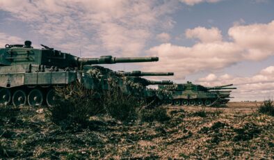Finlandiya askeri hazırlıklarına hız verdi, Güney Kore’den ağır silahlar alıyor