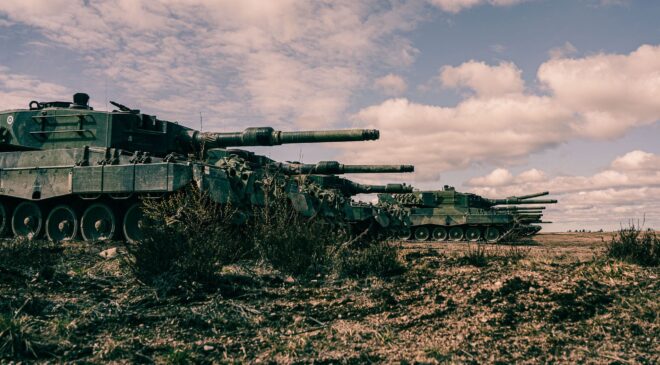 Finlandiya askeri hazırlıklarına hız verdi, Güney Kore’den ağır silahlar alıyor